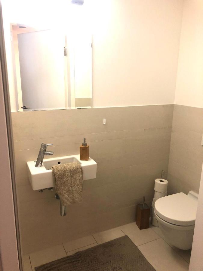 Amazing Austria Center Apartment Near Uno City Vienna Esterno foto