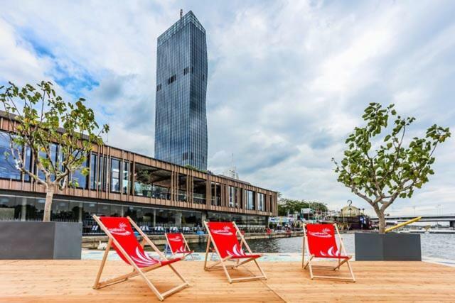 Amazing Austria Center Apartment Near Uno City Vienna Esterno foto
