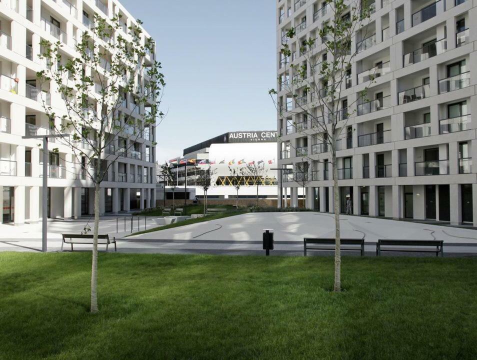 Amazing Austria Center Apartment Near Uno City Vienna Esterno foto