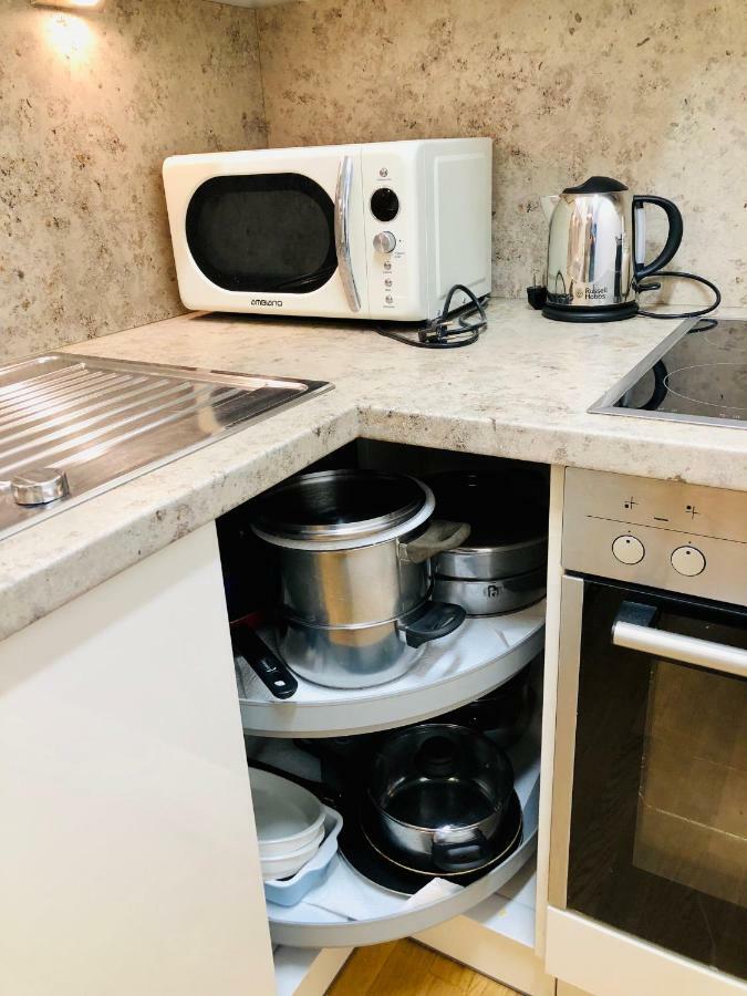 Amazing Austria Center Apartment Near Uno City Vienna Esterno foto