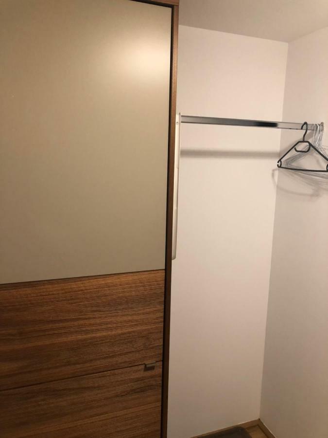 Amazing Austria Center Apartment Near Uno City Vienna Esterno foto